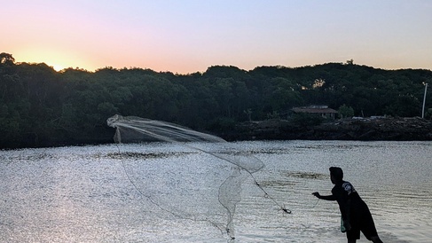 Daniel Rincon Machon - A fisherman casts his net into the Pacoti River