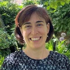 Dr Devon Curtis