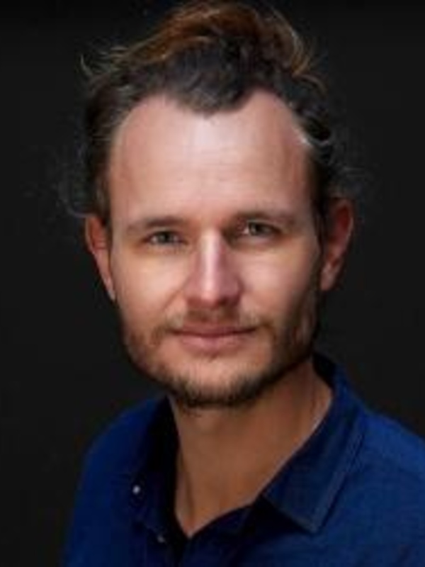 Dr Tobias Müller