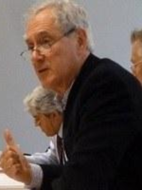 Dr Geoffrey Edwards